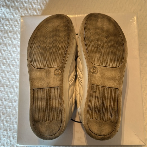 STEVE MADDEN slides - Picture 4 of 6